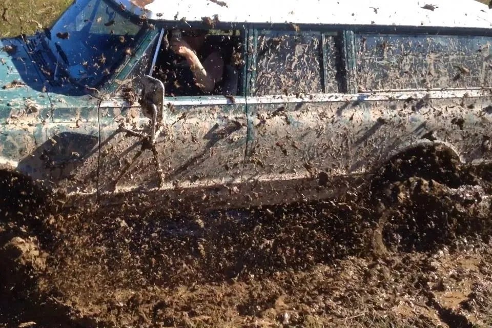 Alpine Off Road build in deep mud